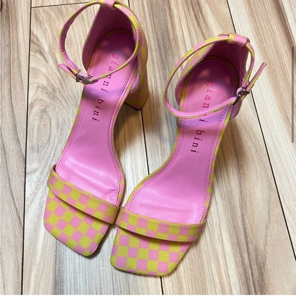 120. Gianni Bini Maileigh Checkered Ankle Strap Square Toe Block Heel Sandal - Picture 4 of 9